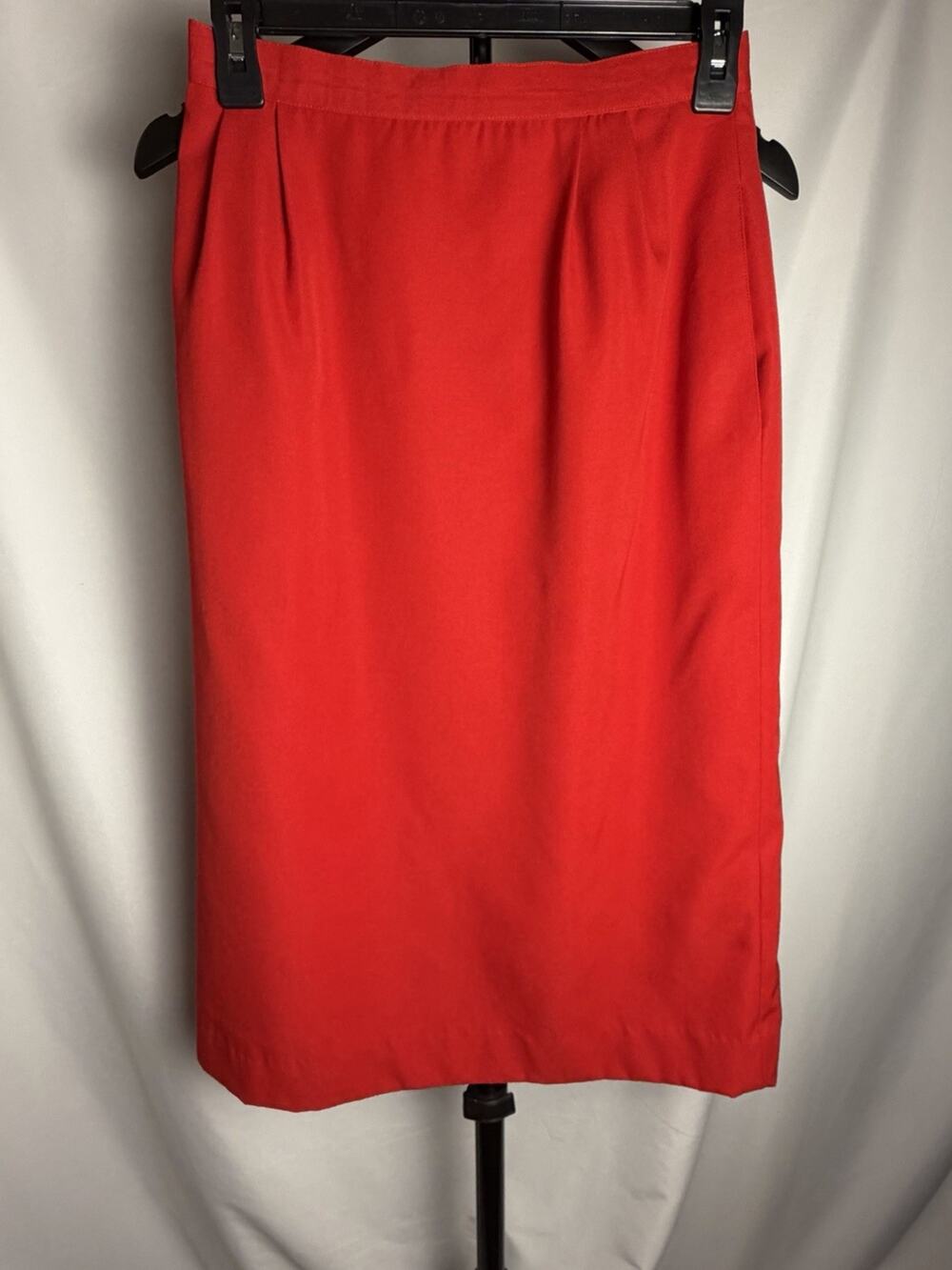 Vtg Classic Worthington Red Pencil Skirt with Shaping Darts 26in Waist US MADE